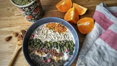 Vad du kan lägga till i havregrynsgröten: dietisten tipsar om 12 mättande och goda alternativ