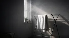 Så slipper du sur handdukslukt när du torkar tvätt inomhus – 7 enkla vanor som funkar